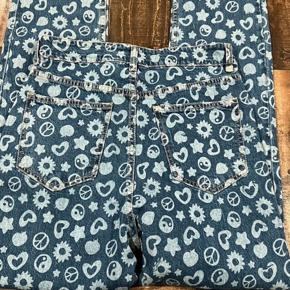 Daisy Street High Rise Mom Jeans - Picture 8 of 9